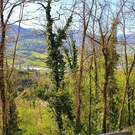 Apartman Lovely 1-bed In Borgo Val di Taro